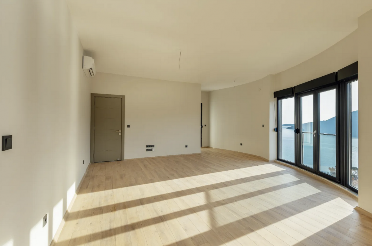 Trosoban stan u Herceg Novom, 120m²