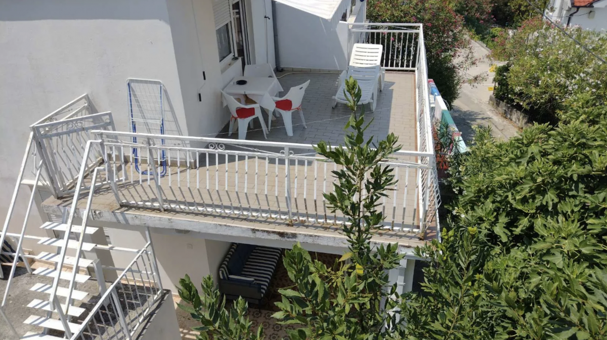 Family House for Sale 168m2, Krašići, 150m from the Sea, Panoramic Bay View 2