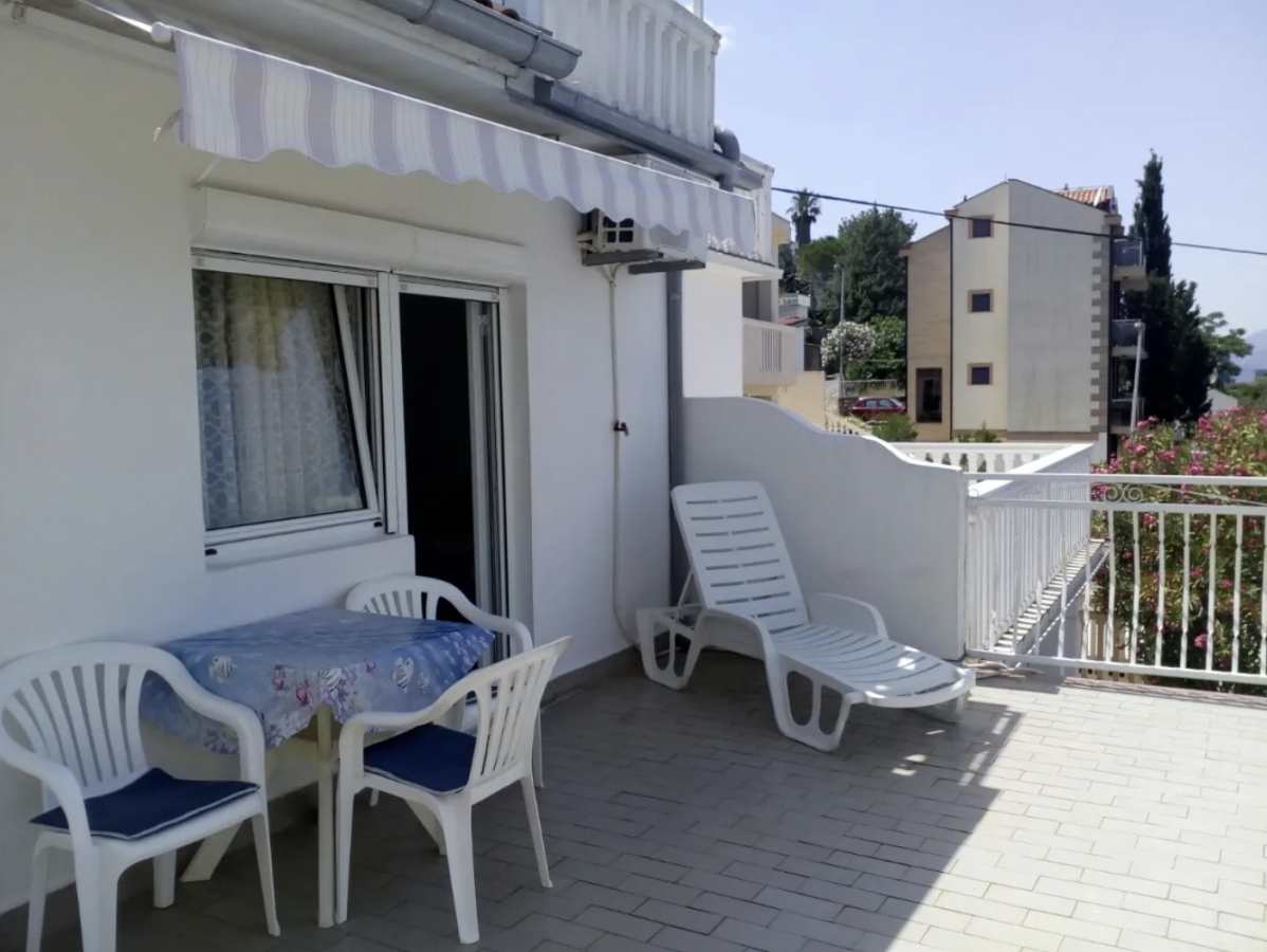 Family House for Sale 168m2, Krašići, 150m from the Sea, Panoramic Bay View 8