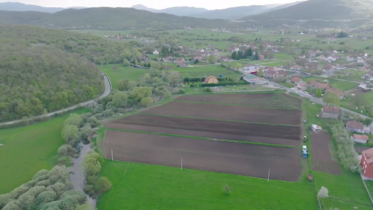 Nekretnina u Nikšiću, 1m² 3