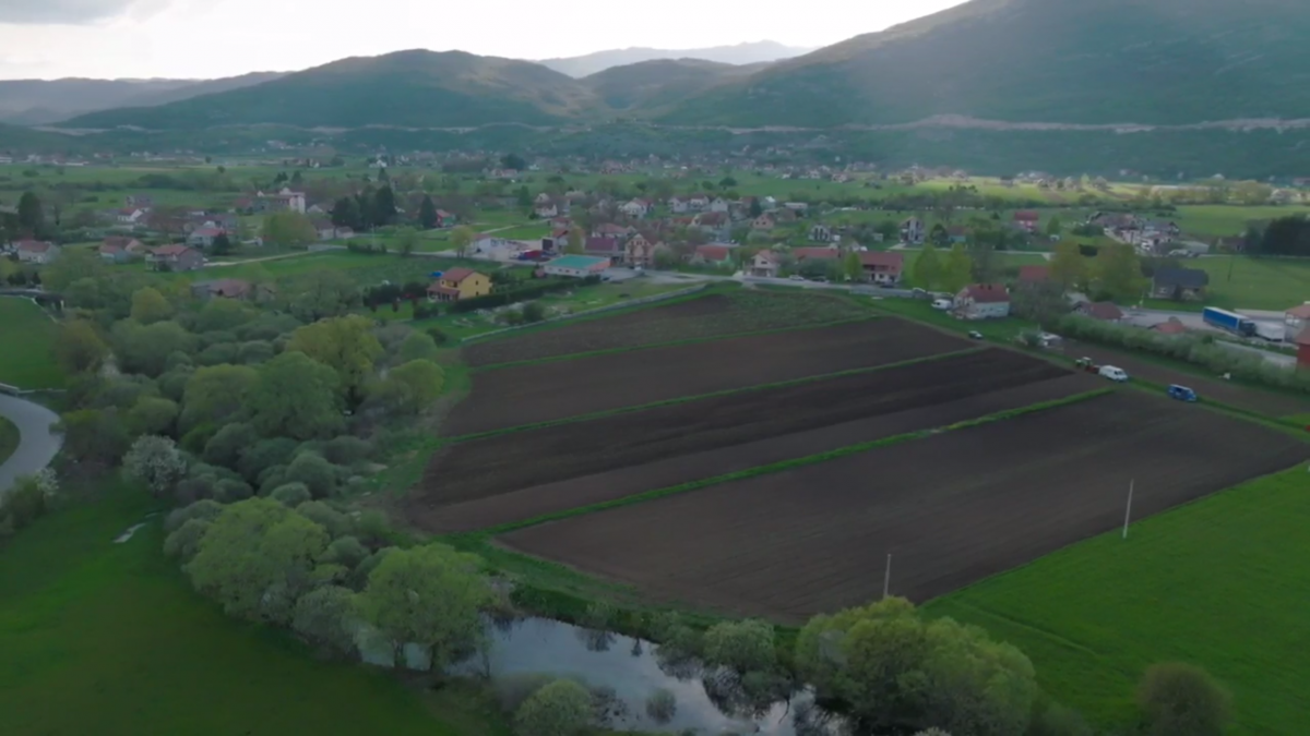 Nekretnina u Nikšiću, 1m² 4