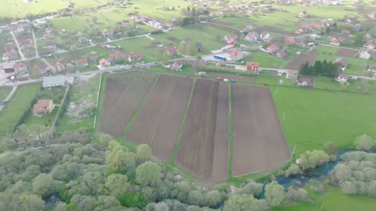 Nekretnina u Nikšiću, 1m² 5