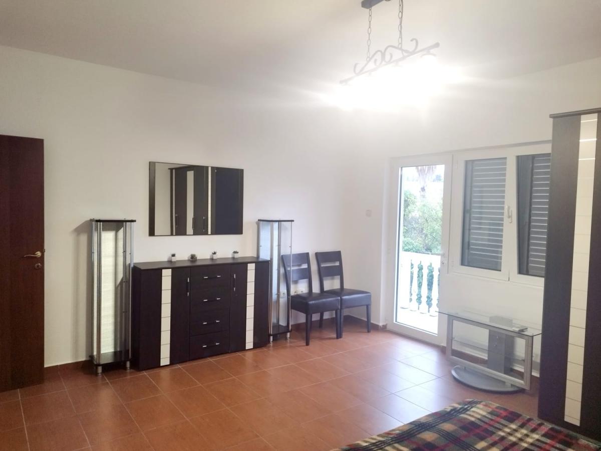Trosoban stan u Tivtu, 84m² 8