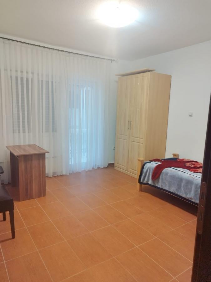 Trosoban stan u Tivtu, 84m² 9