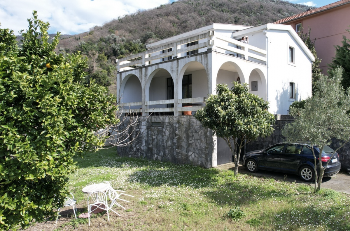 House for Sale 250 m2, Tivat, Seljanovo, 1,000 m2 Yard, Sea View 3