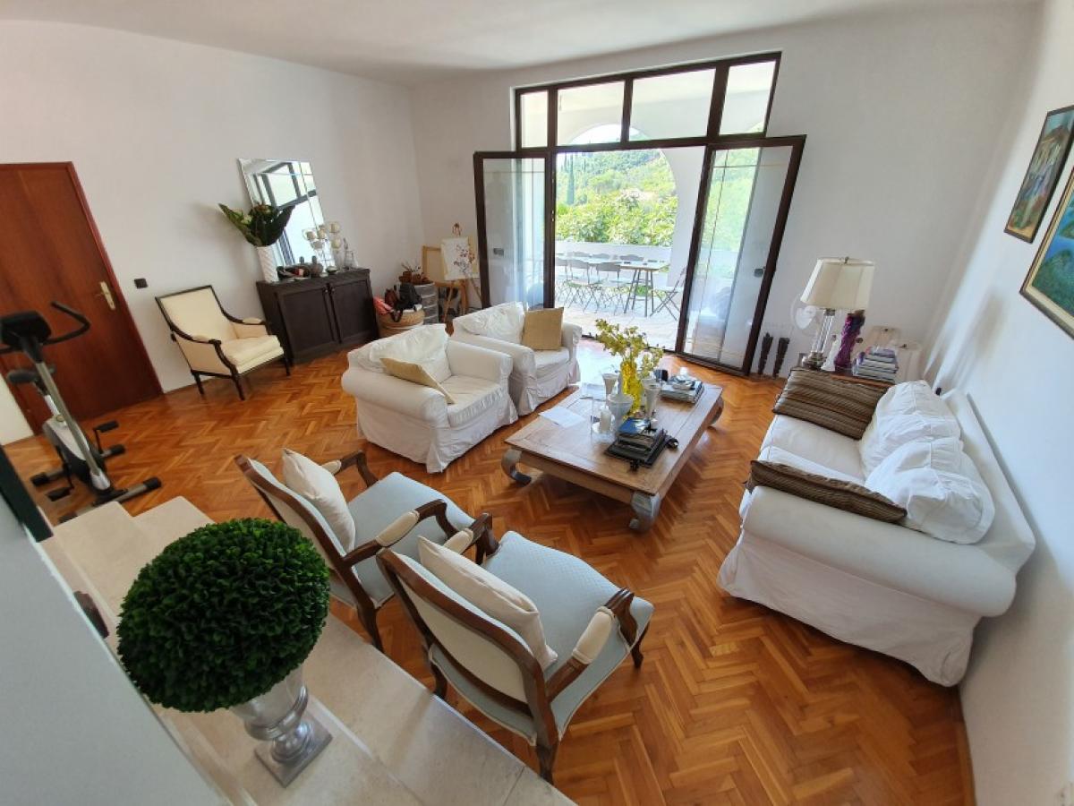 House for Sale 250 m2, Tivat, Seljanovo, 1,000 m2 Yard, Sea View 5