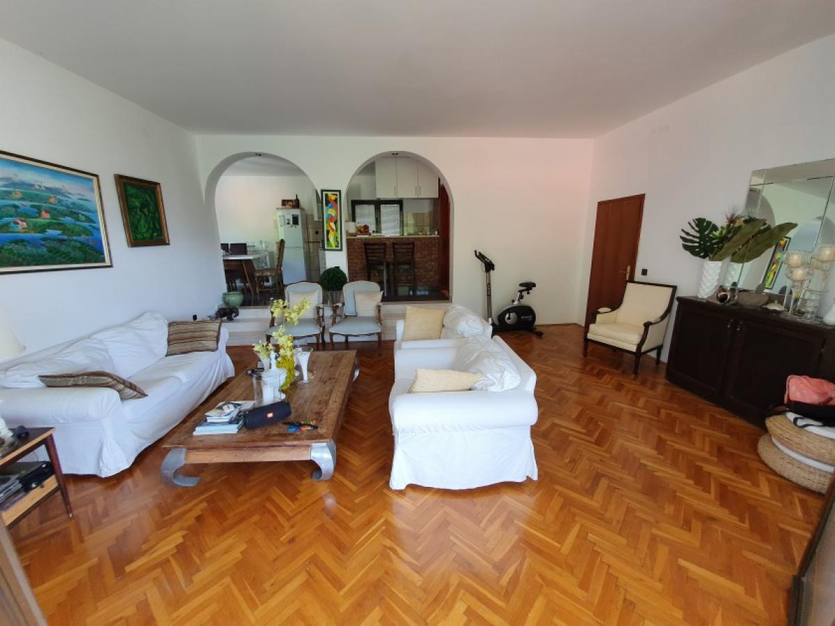 House for Sale 250 m2, Tivat, Seljanovo, 1,000 m2 Yard, Sea View 6