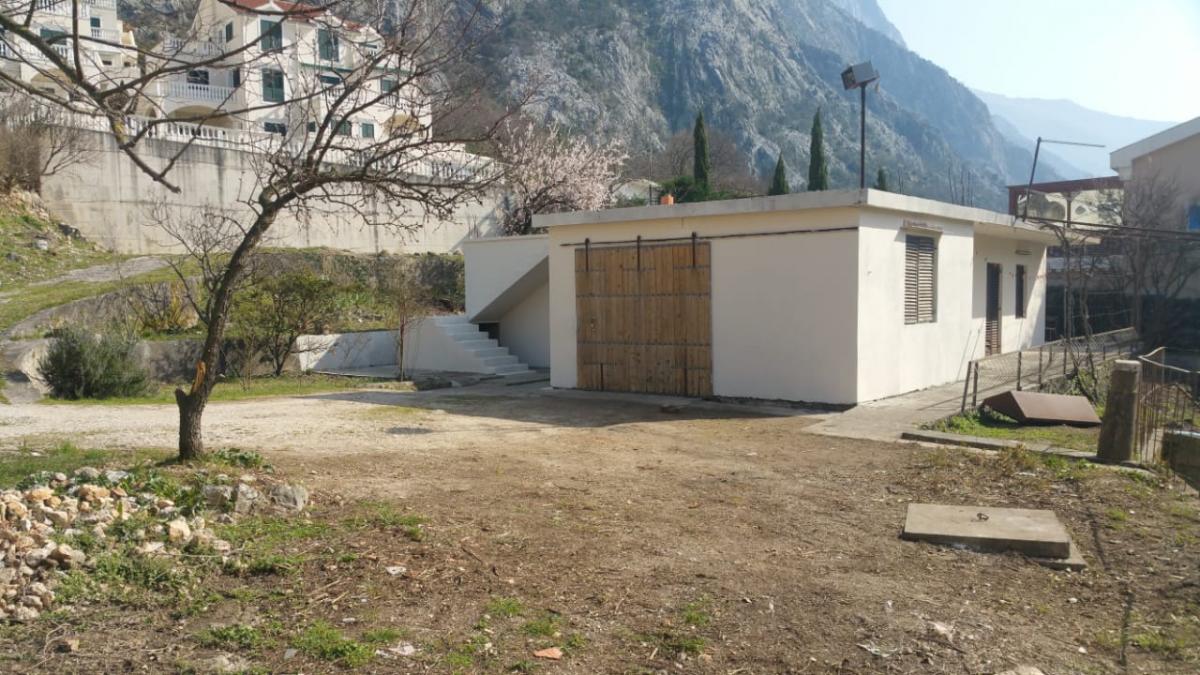 Building plot with excellent view in Dobrota near the sea 3