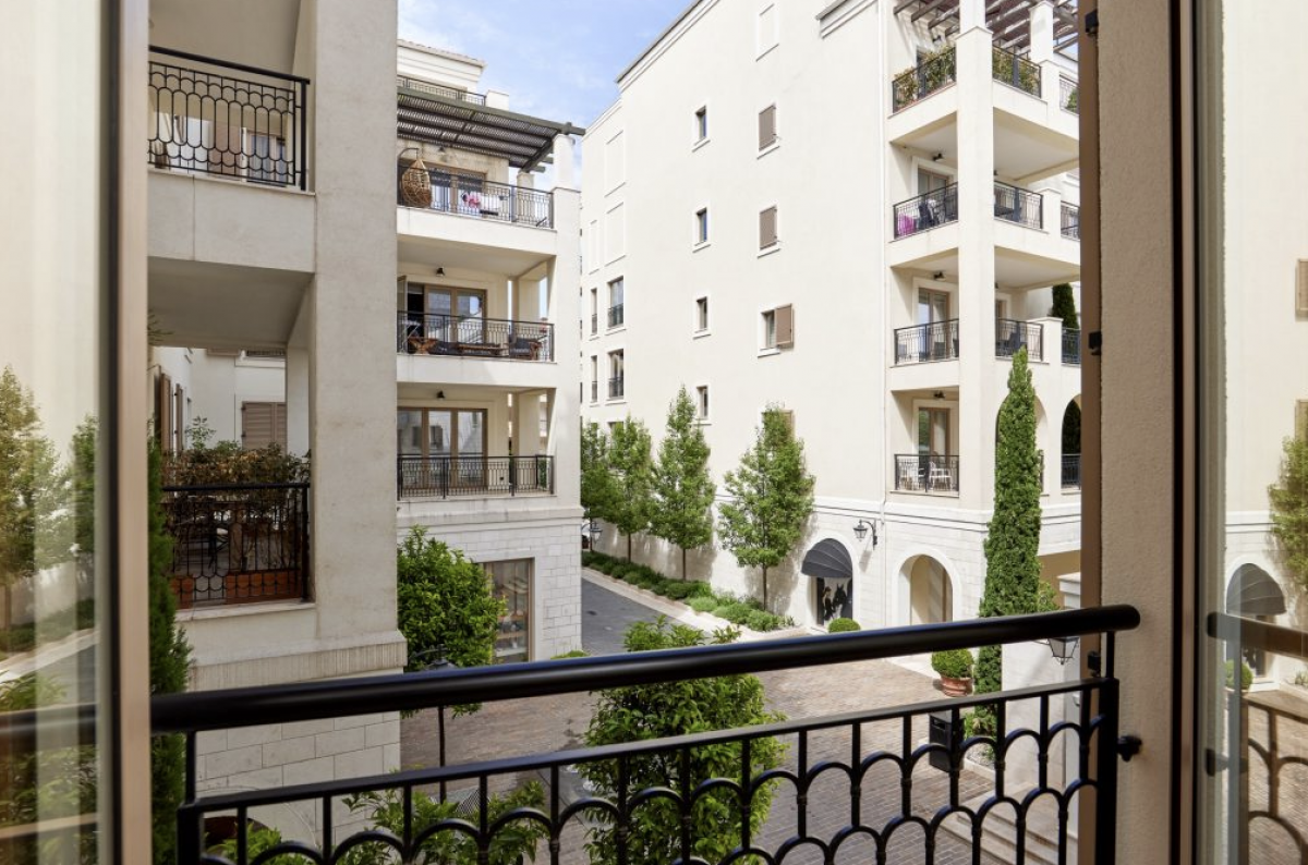Luxury Two-Bedroom Apartment for Sale, 90 m2 2