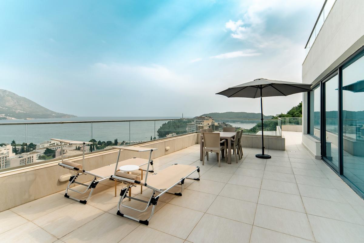 Trosoban stan u Budvi, 234m²