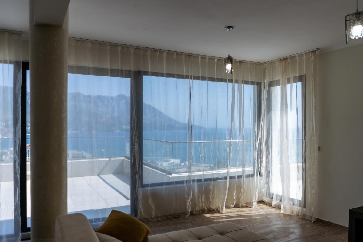 Trosoban stan u Budvi, 234m² 16