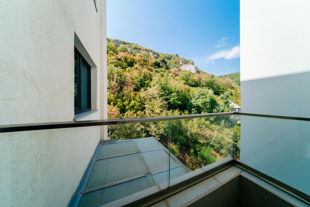 Trosoban stan u Budvi, 234m² 20