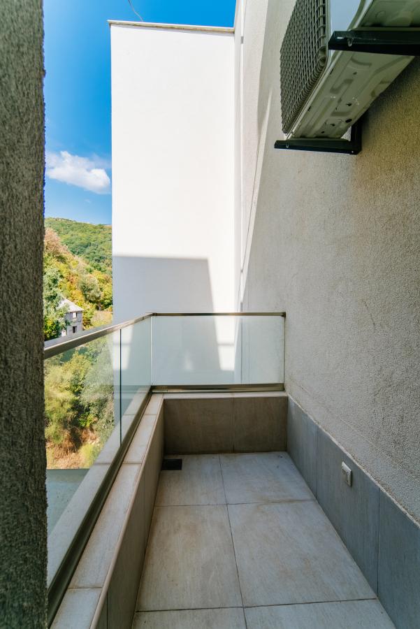 Trosoban stan u Budvi, 234m² 21