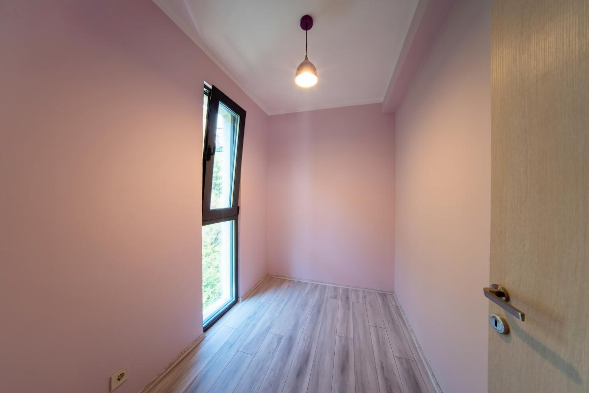 Trosoban stan u Budvi, 234m² 31