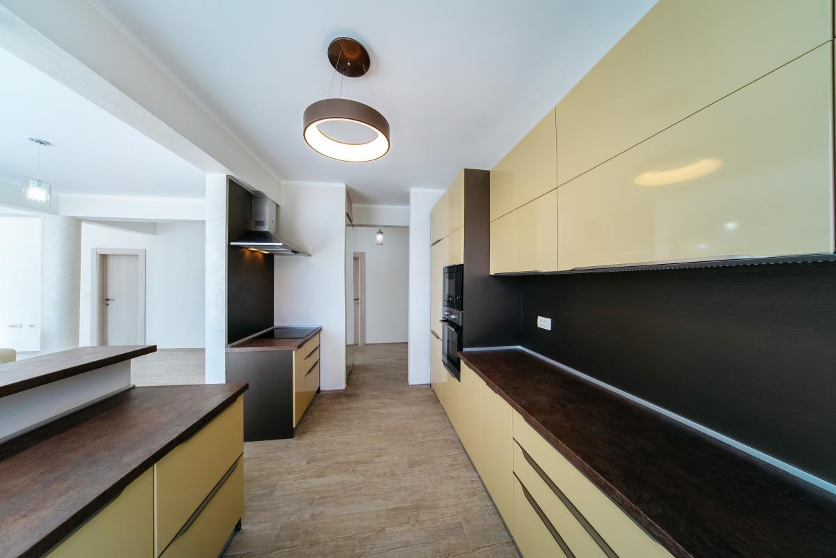 Trosoban stan u Budvi, 234m² 38