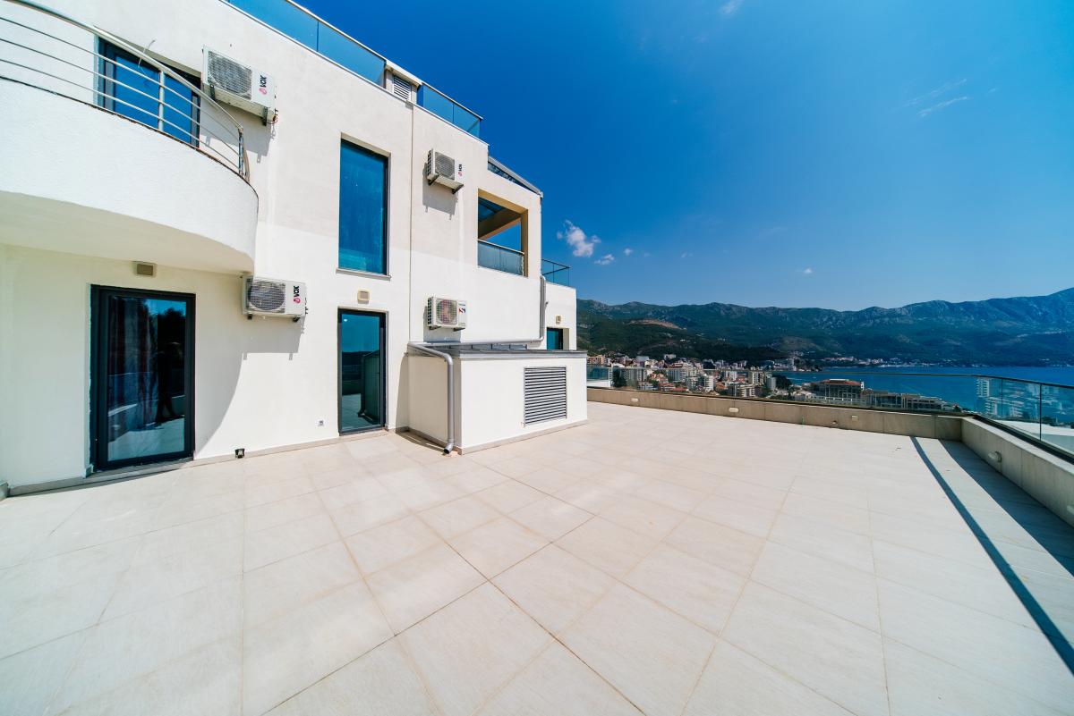 Trosoban stan u Budvi, 234m² 44
