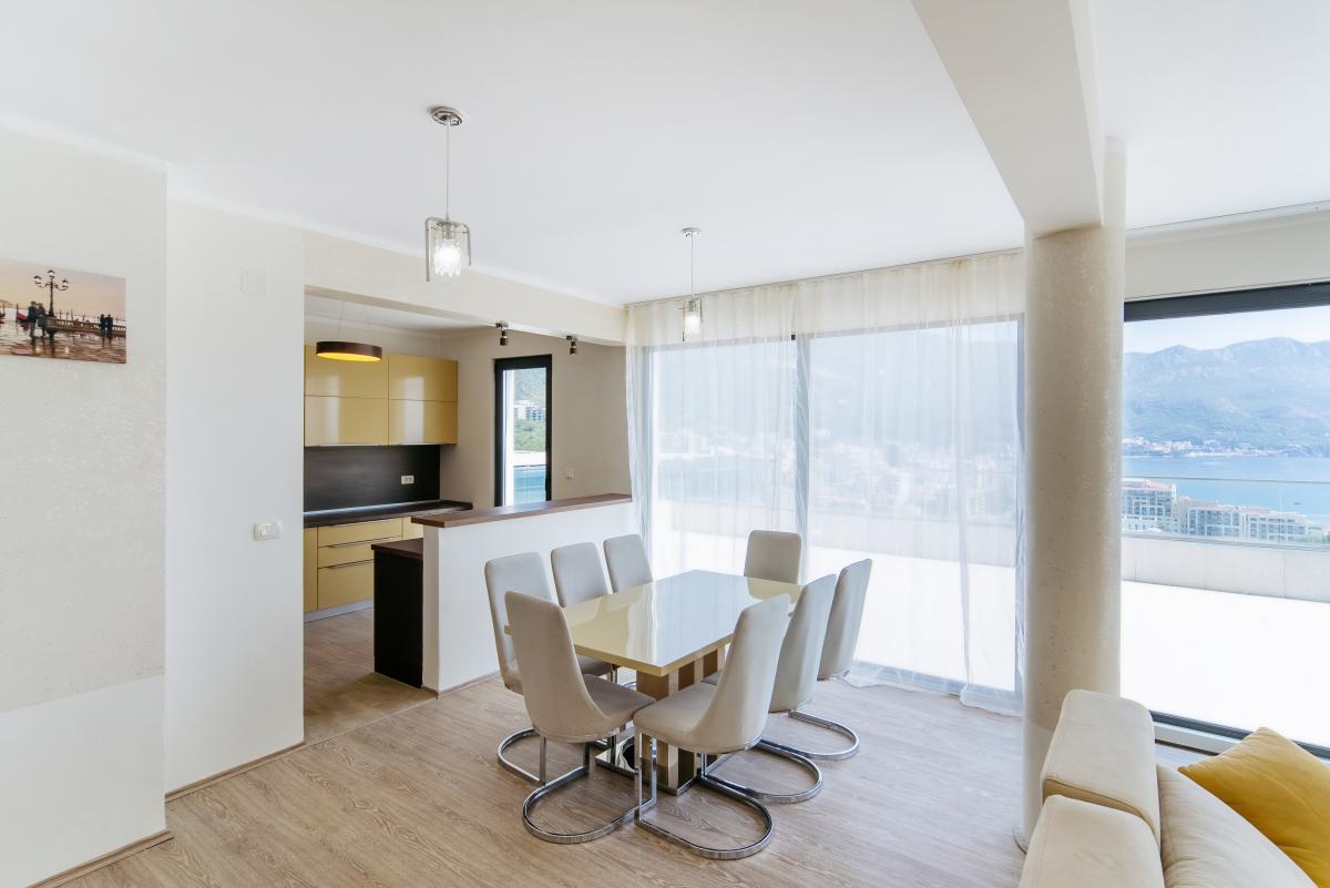 Trosoban stan u Budvi, 234m² 48