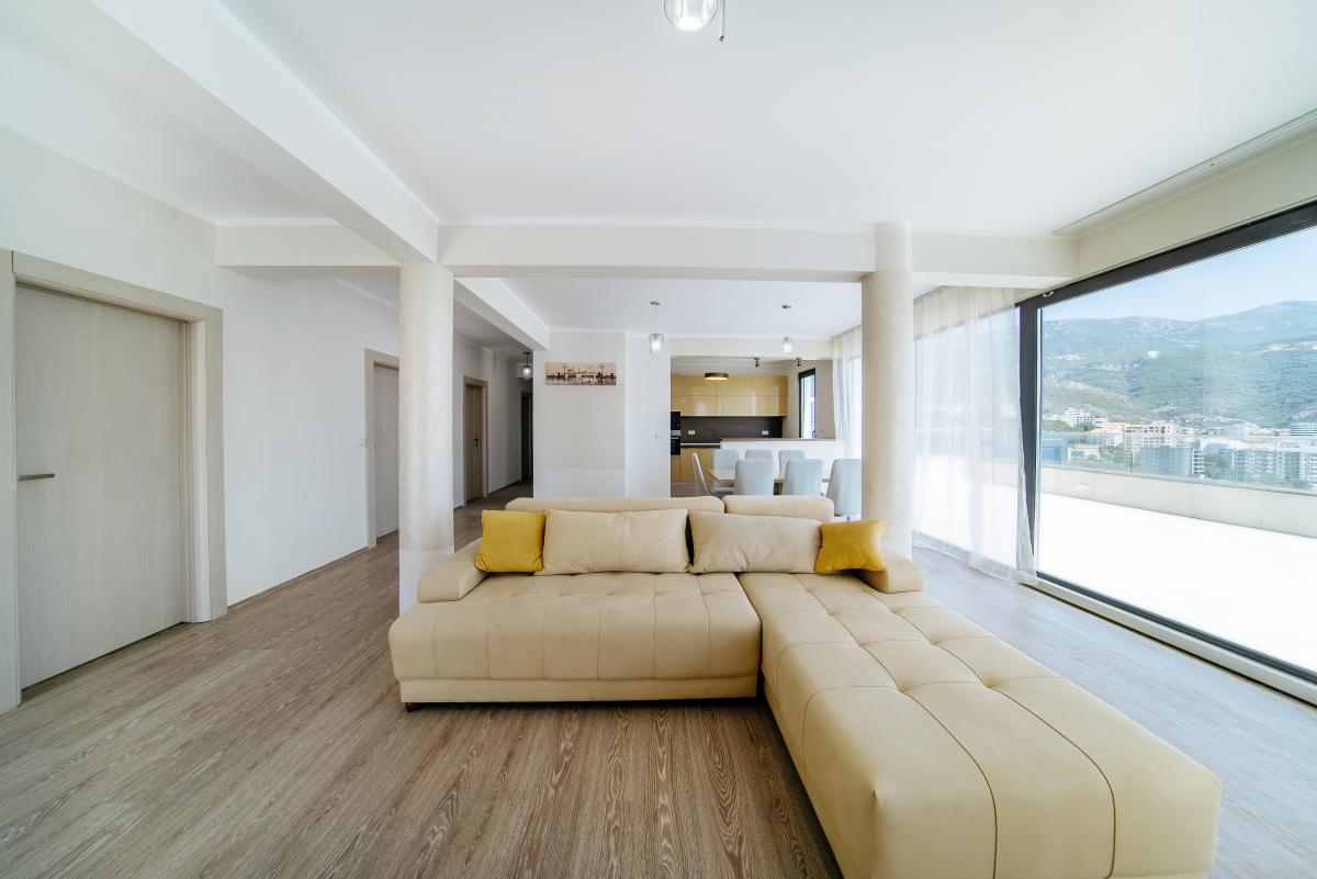 Trosoban stan u Budvi, 234m² 49
