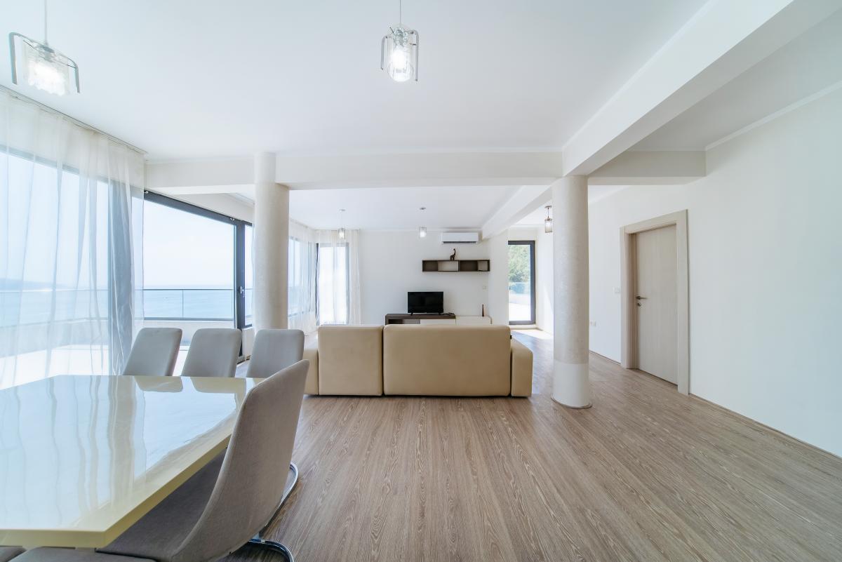 Trosoban stan u Budvi, 234m² 52