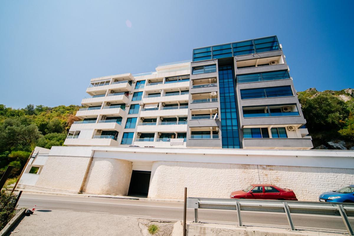 Trosoban stan u Budvi, 234m² 57