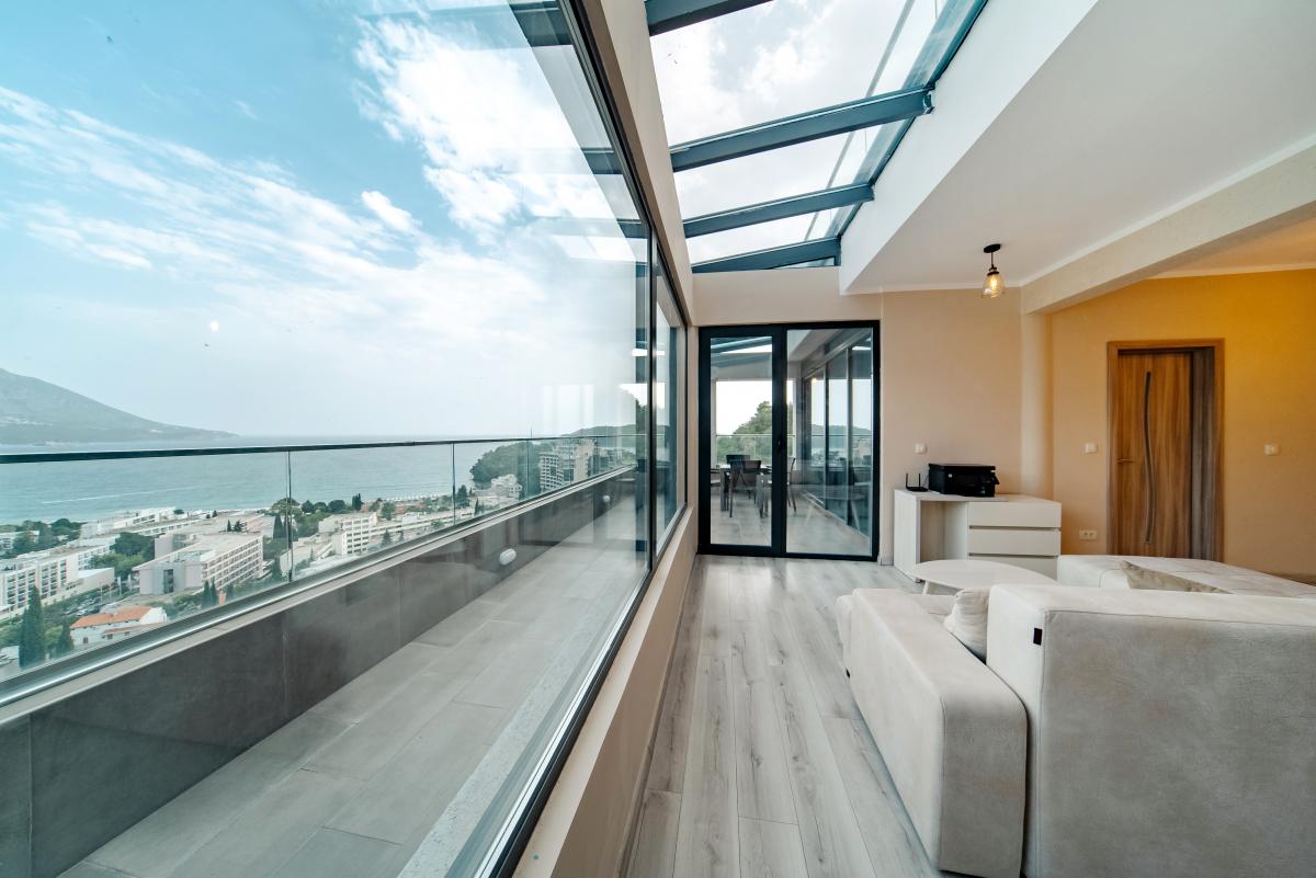 Trosoban stan u Budvi, 257m²