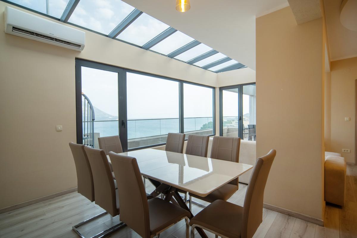 Trosoban stan u Budvi, 257m² 2