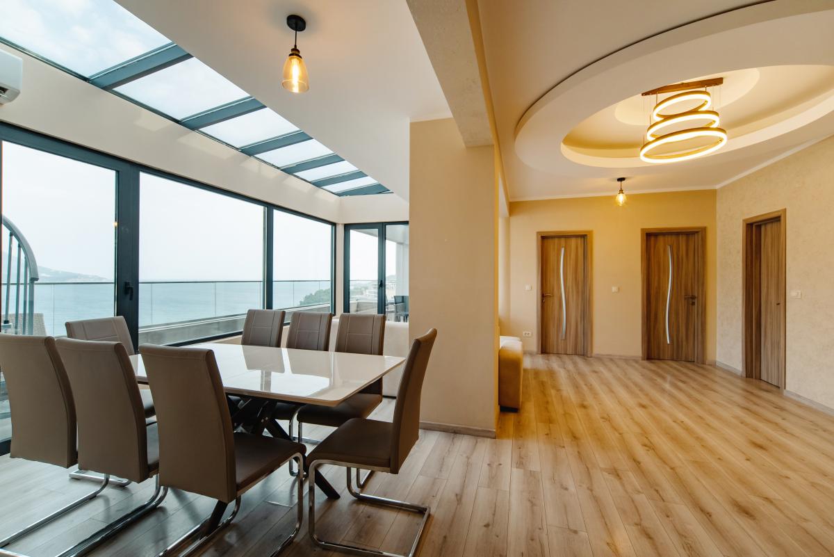 Trosoban stan u Budvi, 257m² 11