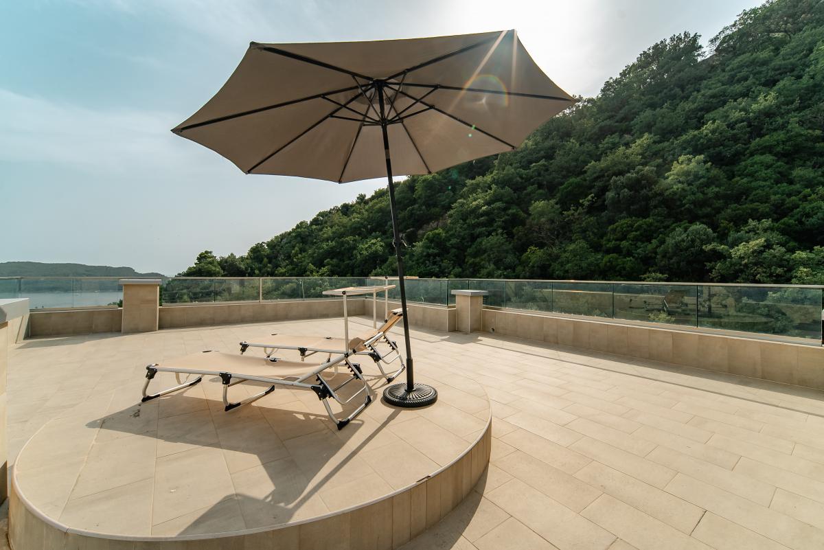 Trosoban stan u Budvi, 257m² 13