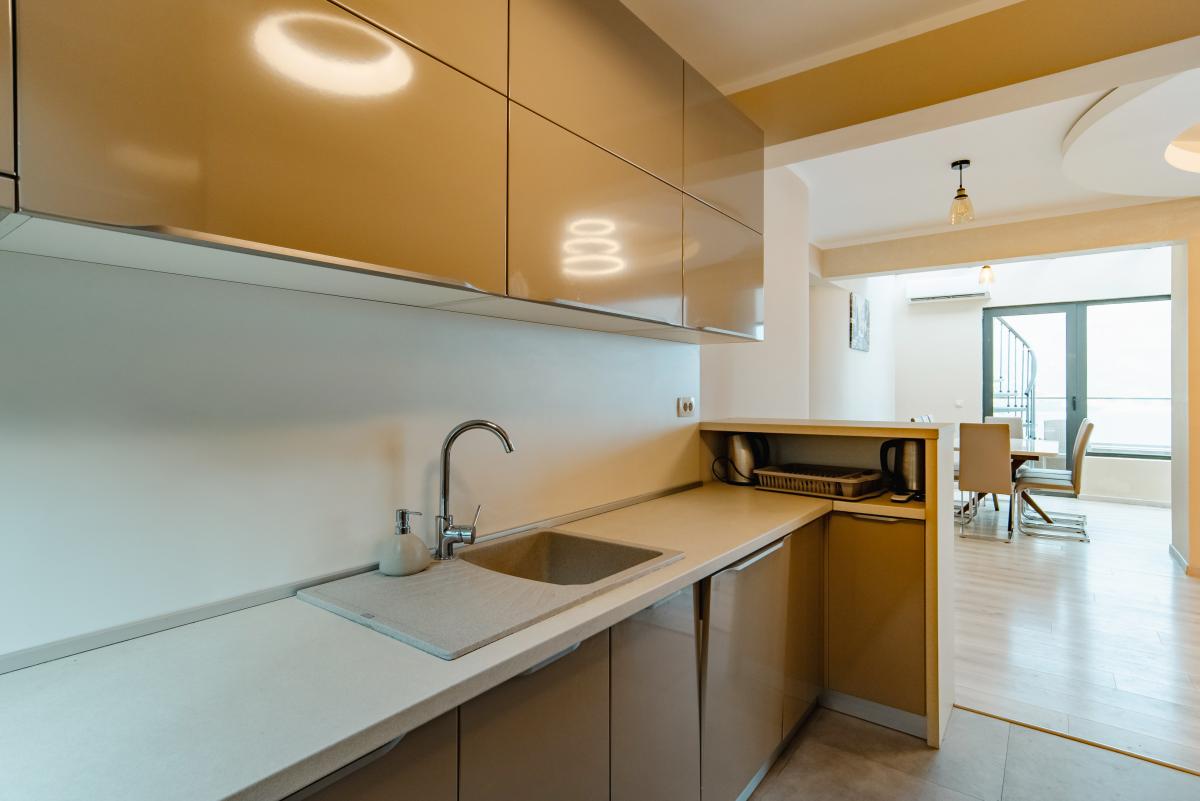 Trosoban stan u Budvi, 257m² 27