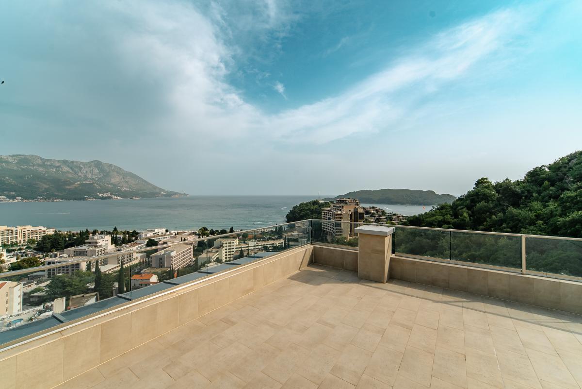 Trosoban stan u Budvi, 257m² 30