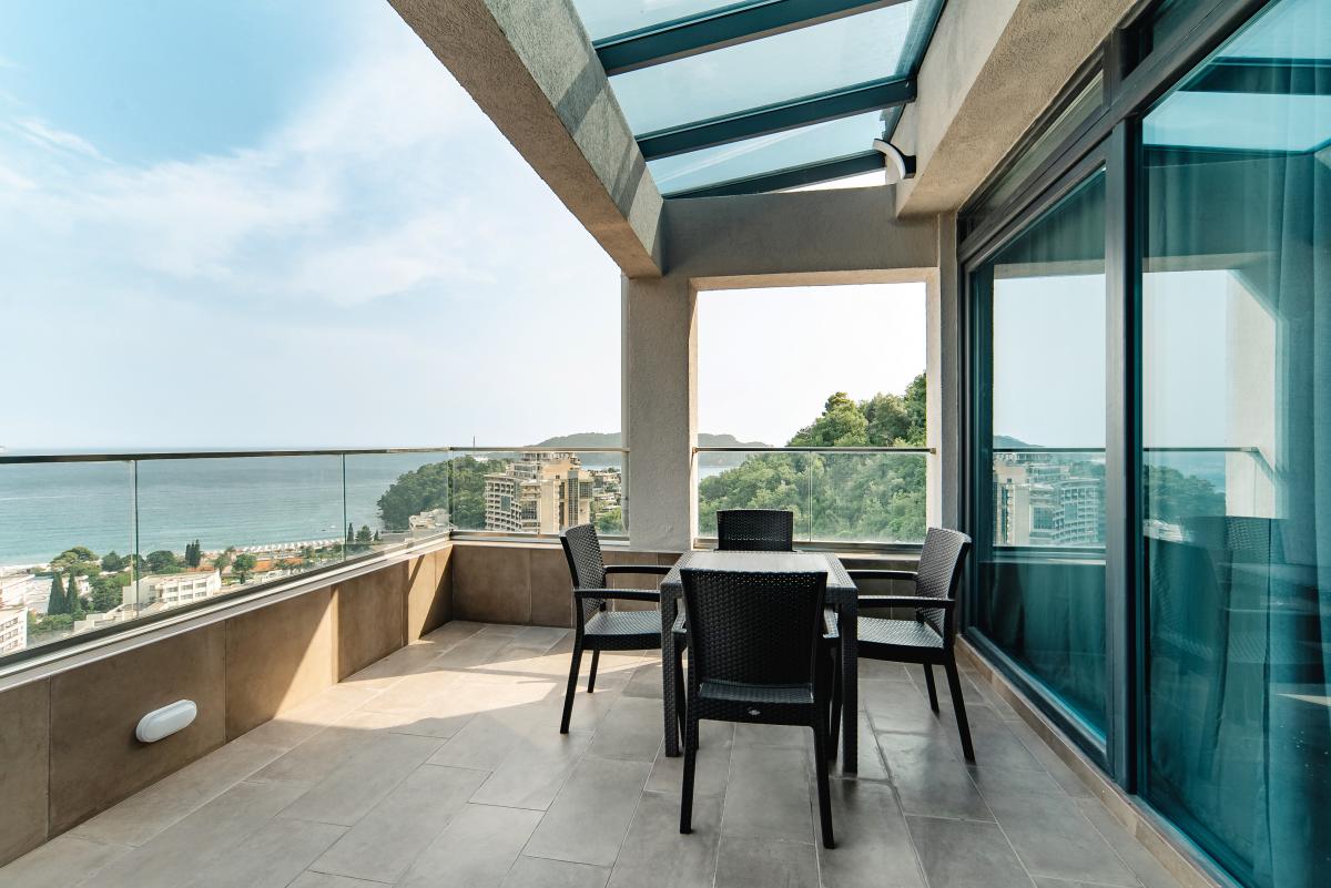 Trosoban stan u Budvi, 257m² 9
