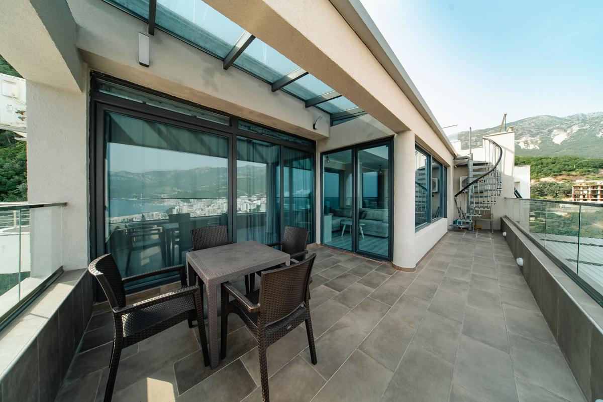 Trosoban stan u Budvi, 257m² 10