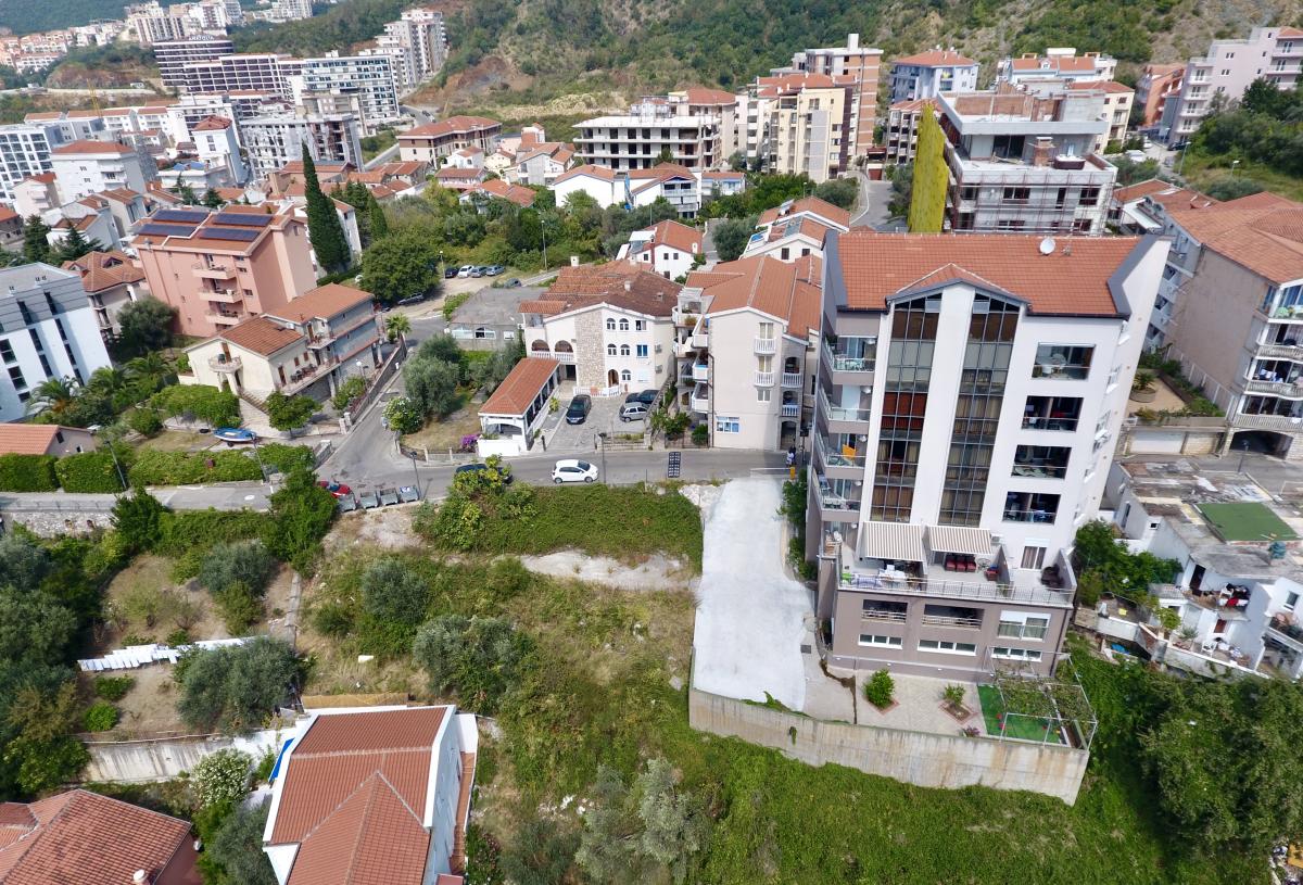 Nekretnina u Budvi, 2000m²