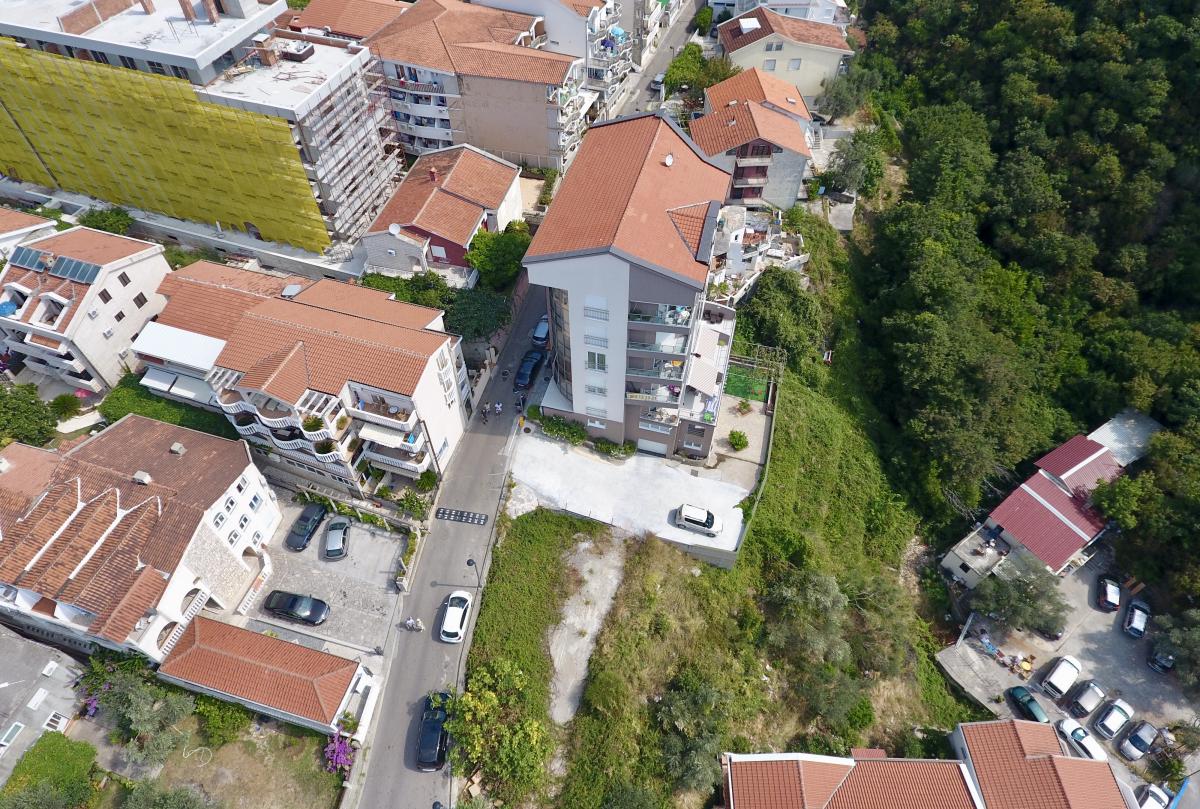 Nekretnina u Budvi, 2000m² 3