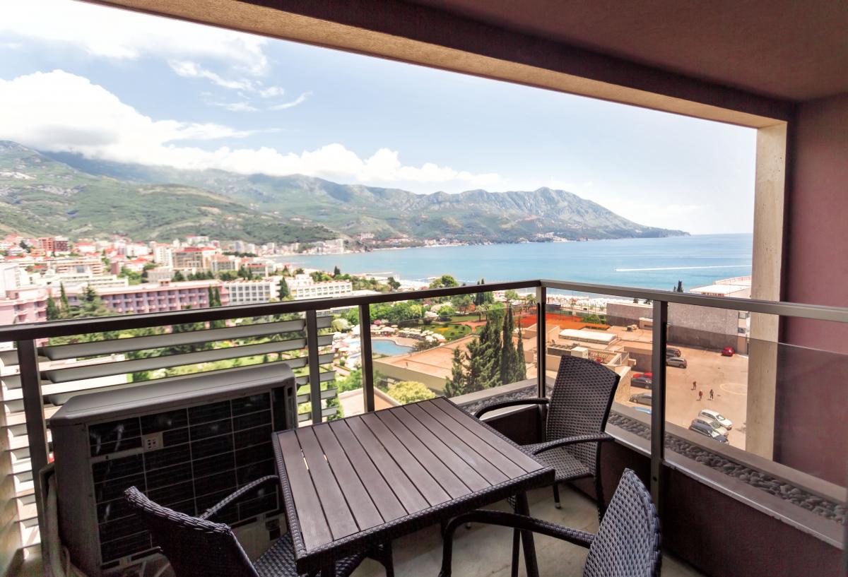 Two-Bedroom Apartment 81m2 for Sale, Sea View, Budva 3