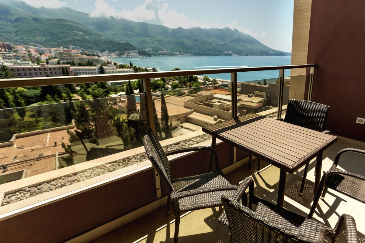 Two-Bedroom Apartment 71m2 for Sale, Sea View, Budva 2
