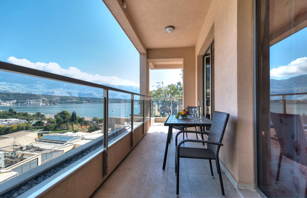 Two-Bedroom Apartment 93m2 for Sale, Sea View, Budva 2