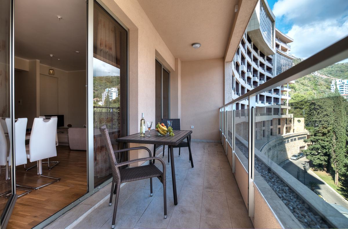 Two-Bedroom Apartment 93m2 for Sale, Sea View, Budva 12