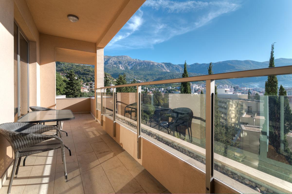 Three-Bedroom Apartment 189m2 for Sale, Sea View, Budva 5
