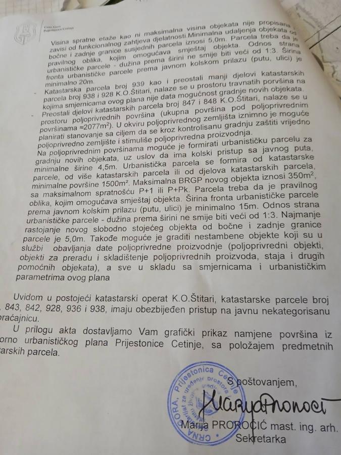 Nekretnina na Cetinju, 350m² 24