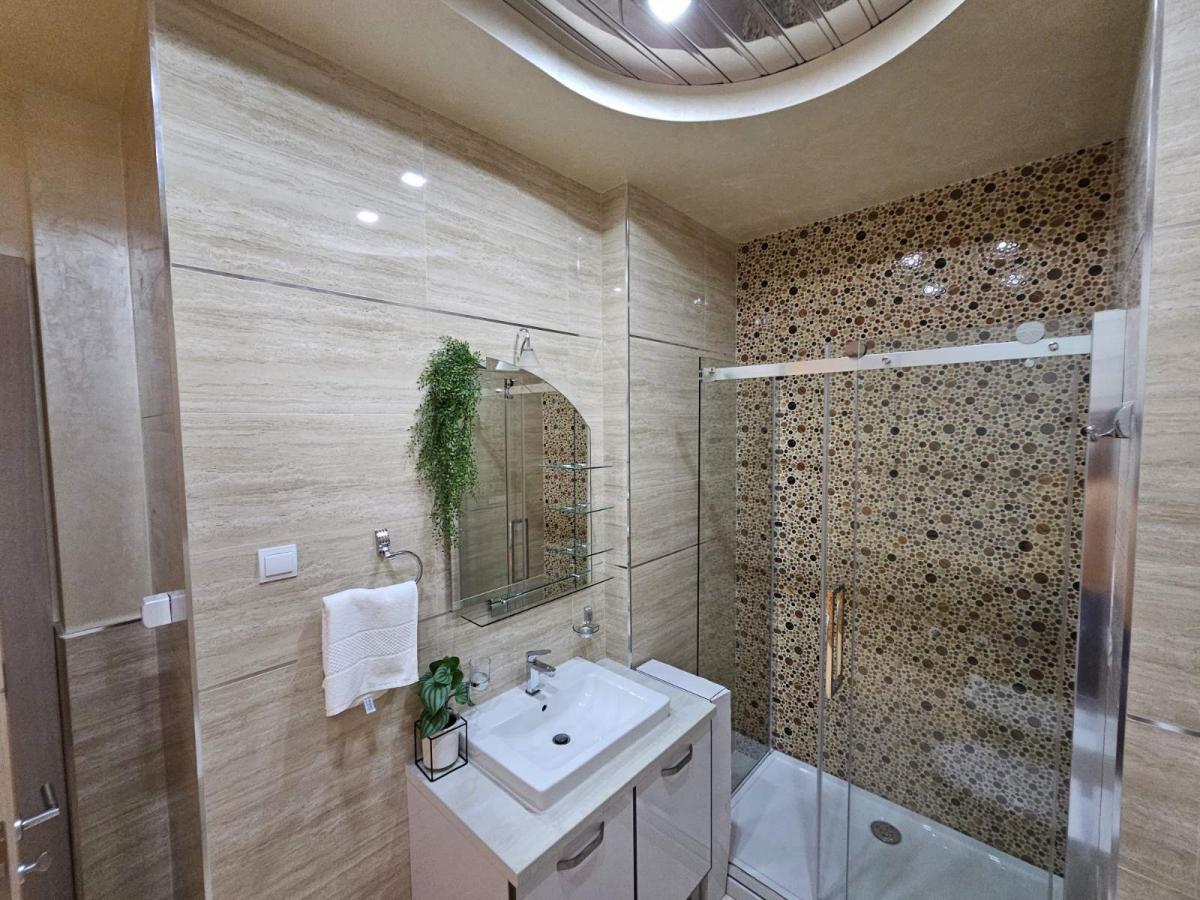 Trosoban stan u Budvi, 112m² 12