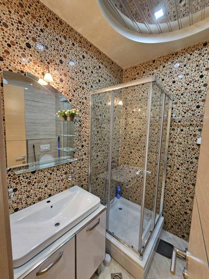 Trosoban stan u Budvi, 112m² 13