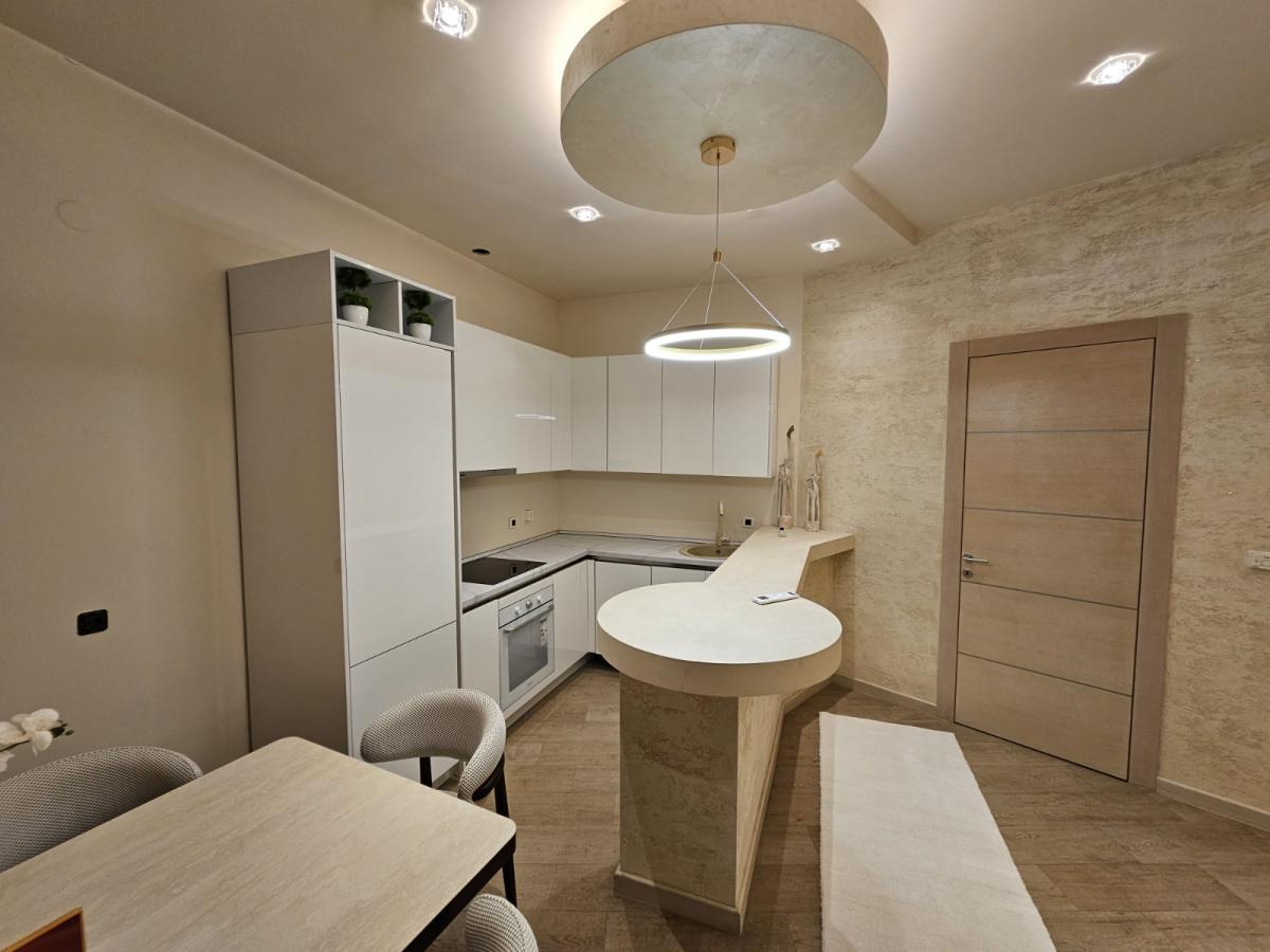 Trosoban stan u Budvi, 112m² 10