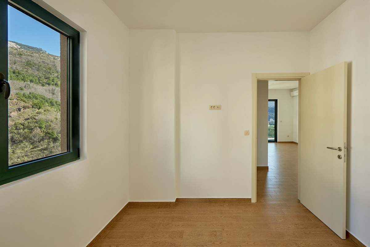 For Sale Two-bedroom apartment 63m2 with sea-view in Becici 13