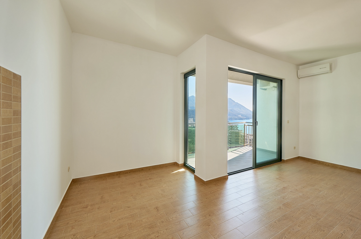 For Sale Two-bedroom apartment 63m2 with sea-view in Becici 4