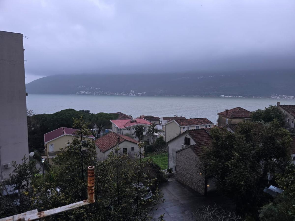 Stan u Herceg Novom, 56m²