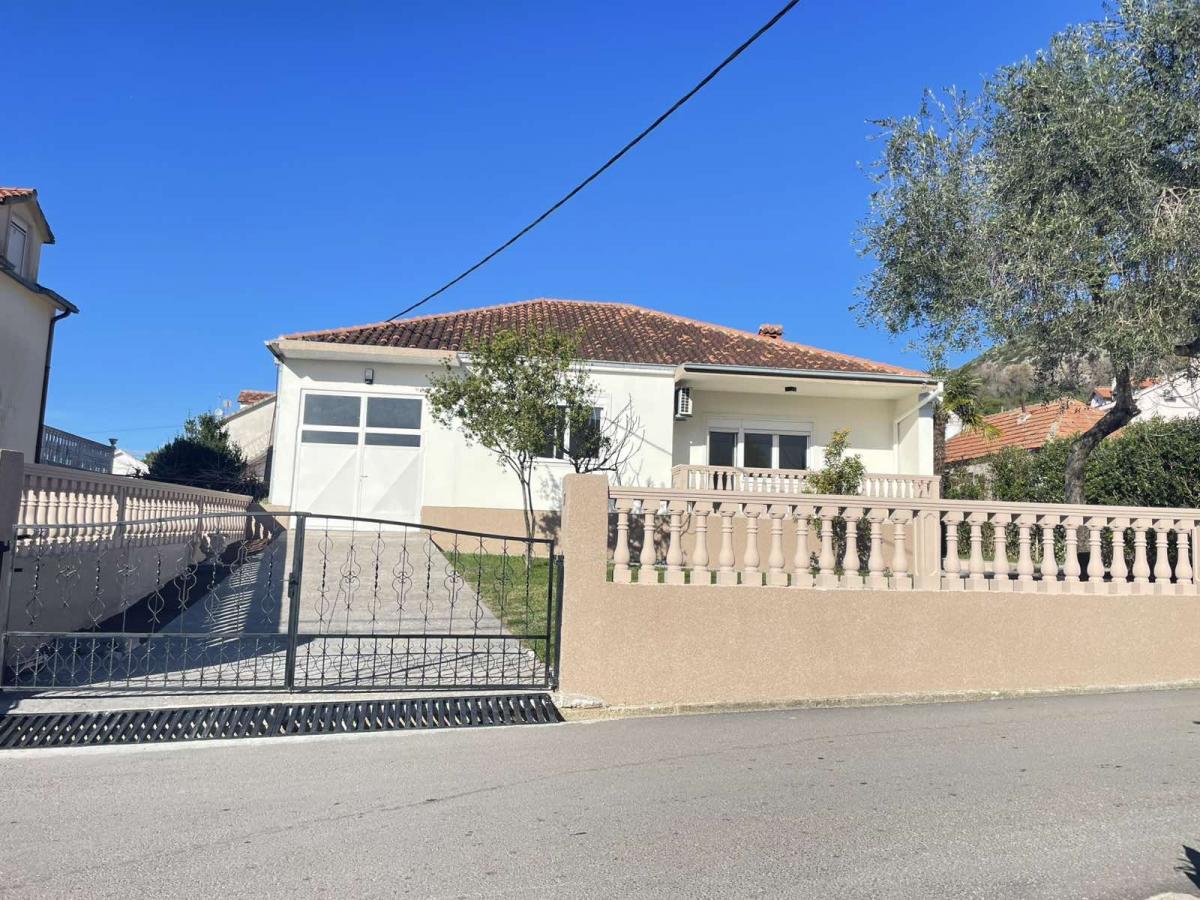 Kuća u Tivtu, 118m²