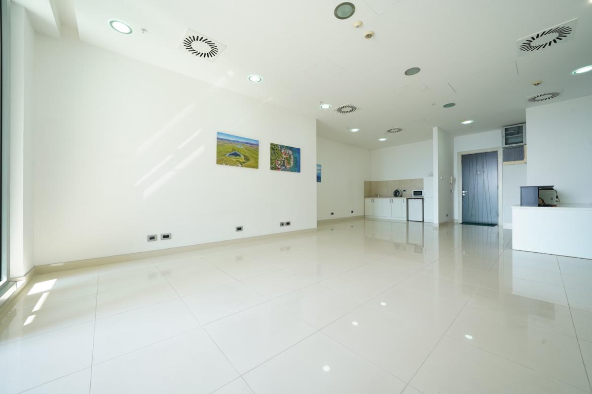 Poslovni prostor u Budvi, 70m² 11