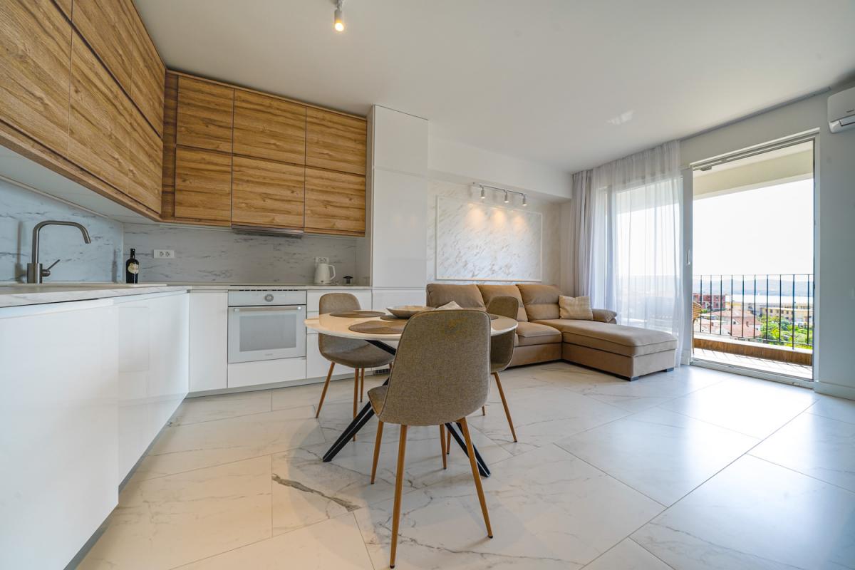For sale: New two-bedroom apartment with sea view 14