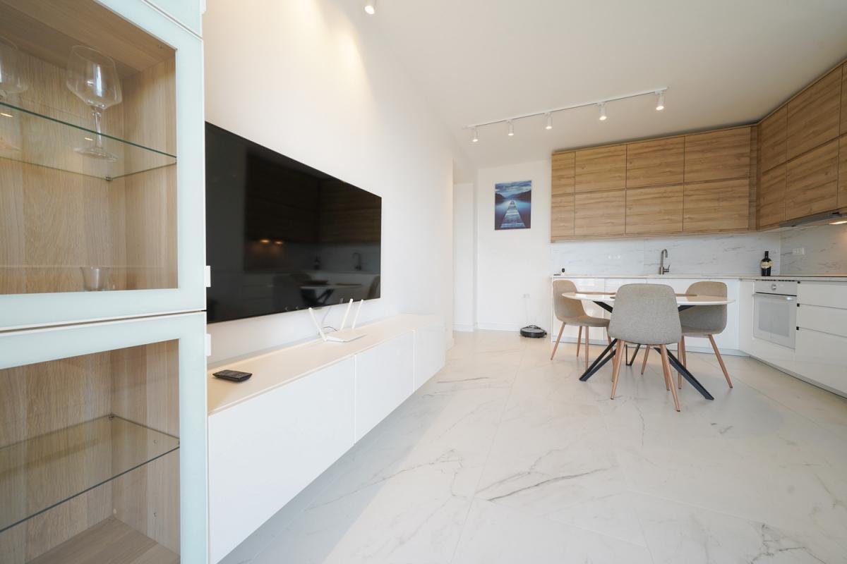 For sale: New two-bedroom apartment with sea view 18